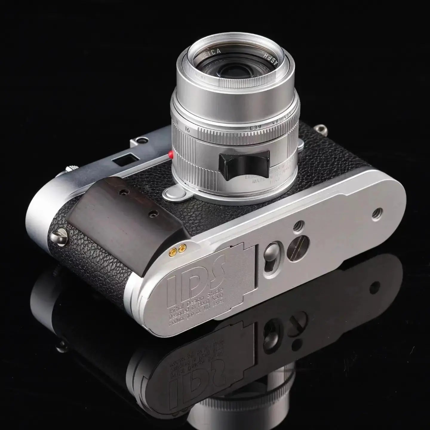 IDSworks modular grip for Leica M11 - IDS initial design studio