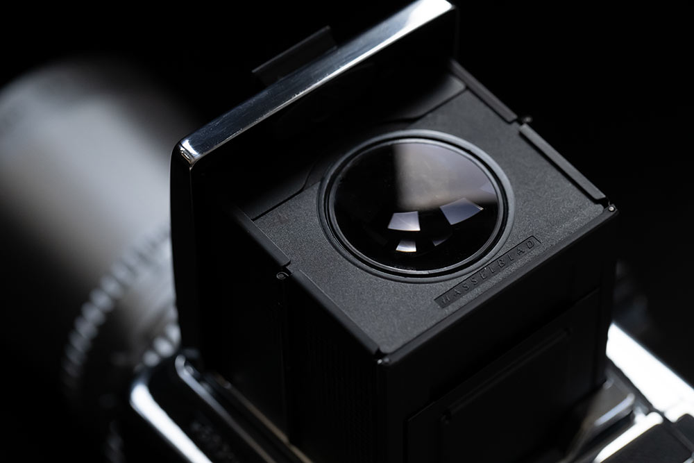 ハッセルブラッド ウエストレベルファインダーの視度補正レンズ交換