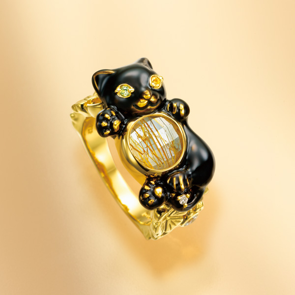 ふしぎな瞳のラッキーキャット ルチルクオーツと黒ねこの宝飾リング：I