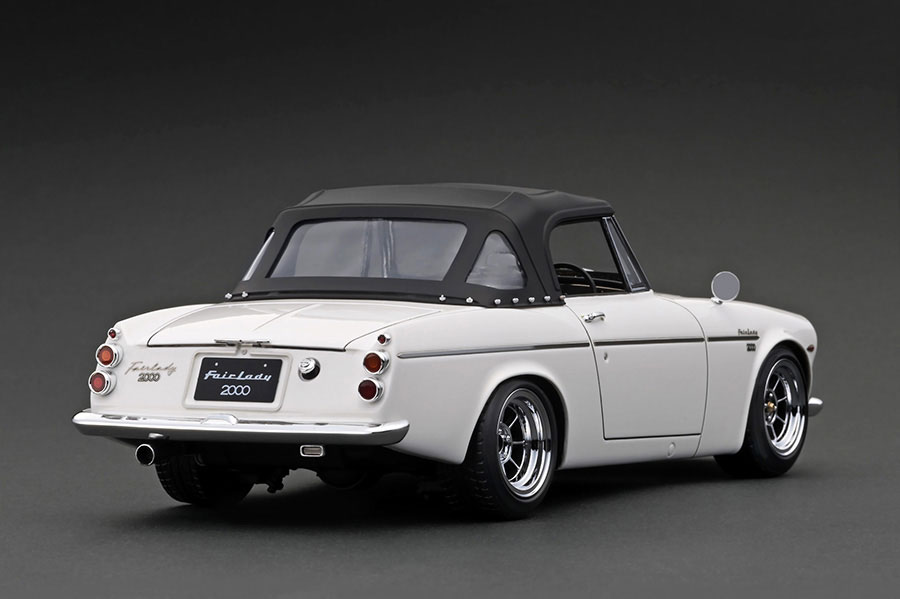 IG2713 1/18 DATSUN Fairlady 2000 (SR311) White | LINE UP | [公式