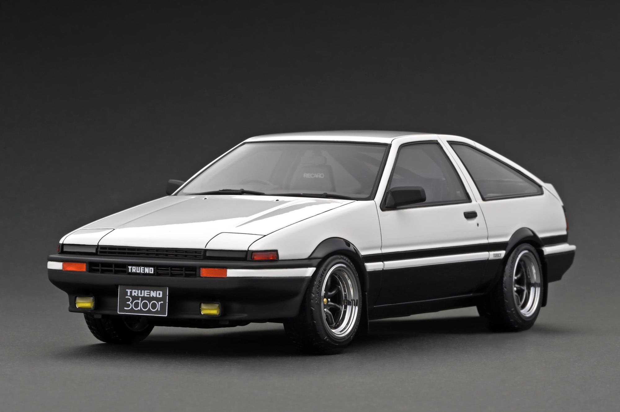 IG2789 Toyota Sprinter Trueno 3Dr GT Apex (AE86) White/Black With