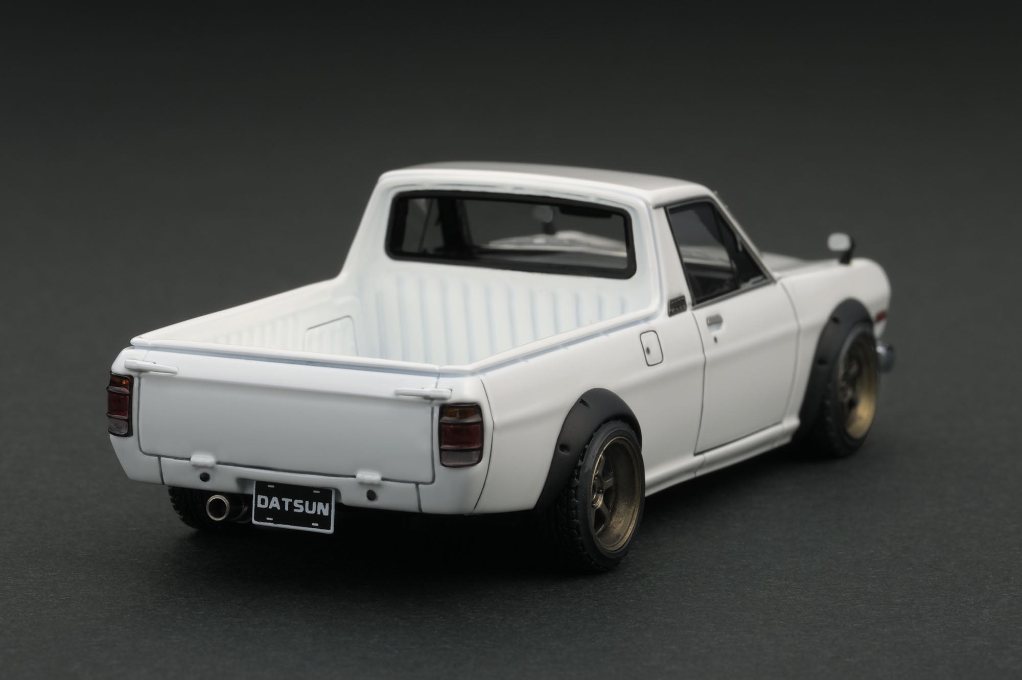 IG1507 Nissan Hakotora Long White – ignition model
