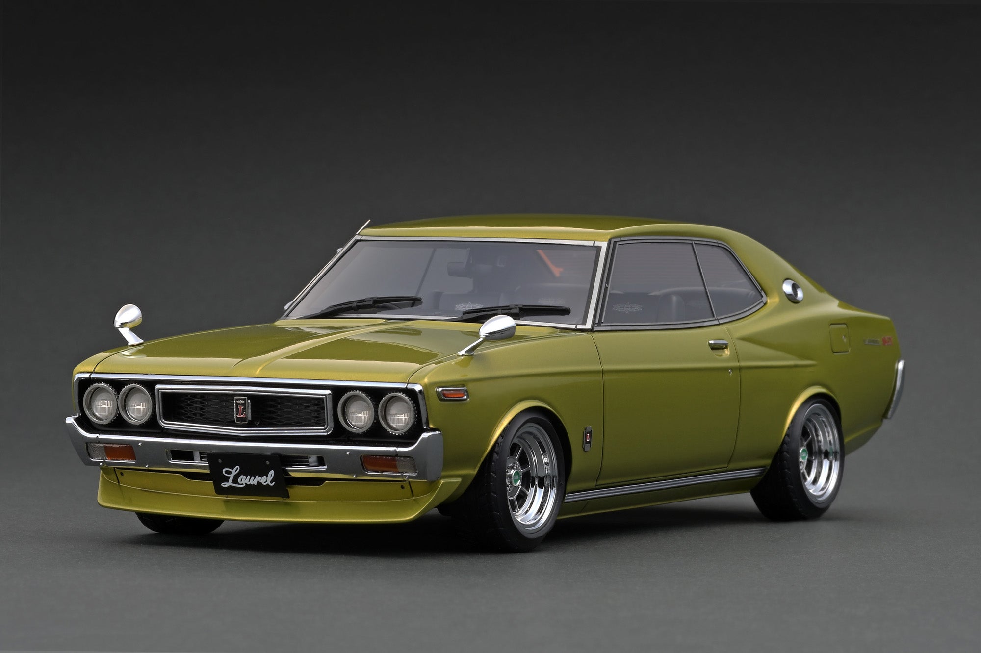 IG2402 Nissan Laurel 2000SGX (C130) Green – ignition model