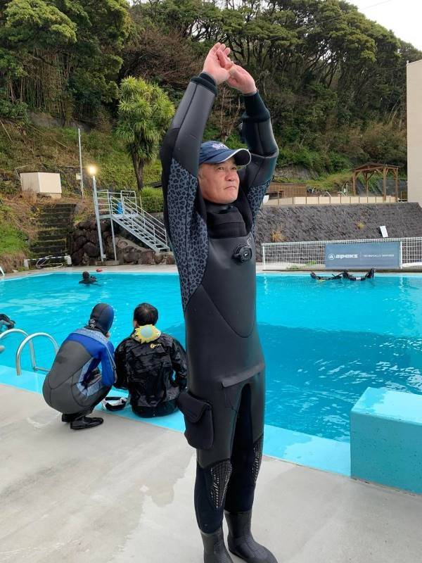 ドライスーツにつけるオプション | 伊豆でダイビングデビュー！安心の
