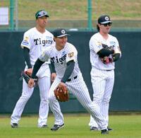 原口、コーチのユニホームで初安打/タイガース/デイリースポーツ online