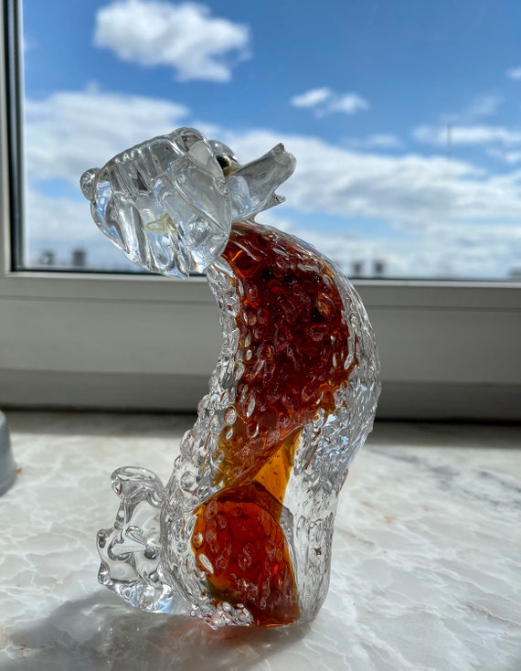 背の高い琥珀色のガラスの犬の置物 - ソビエトヴィンテージアート