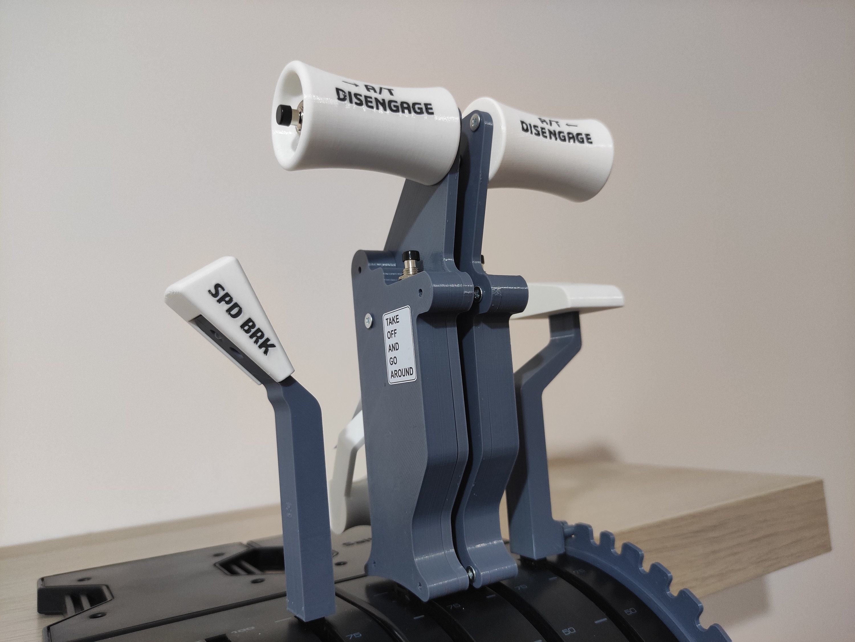 ボーイング 737 スロットル/スラストレバー（Saitek/Logitech