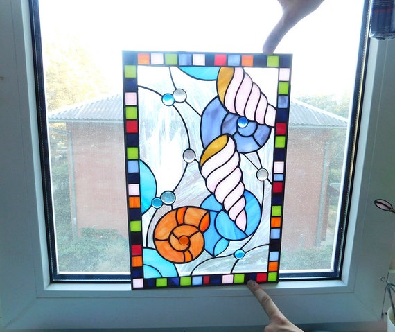 ステンドグラスの貝殻、ステンドグラスパネルのサンキャッチャー、窓や