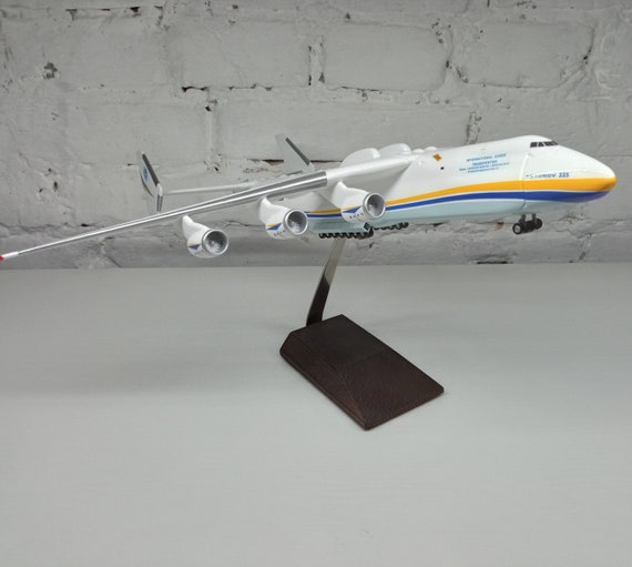 AN-225 1:200 