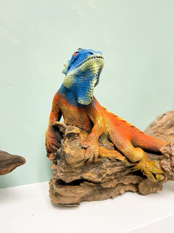 Iguana Statue Sculpture Ornament Figure on Wood Fair Trade Home