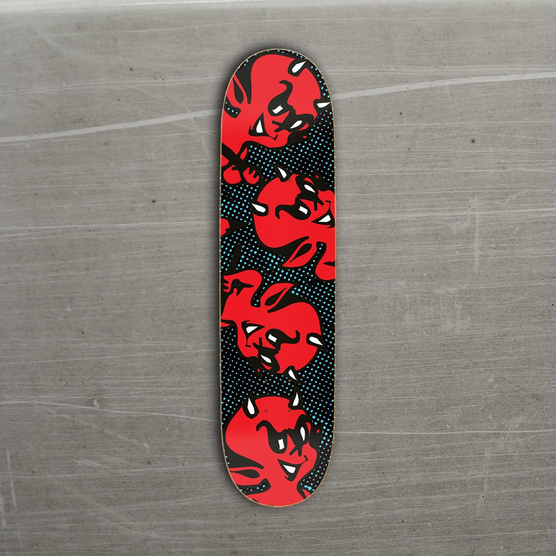 リトルレッドデビルスケートボードデッキ、タトゥー風アート - Etsy 日本