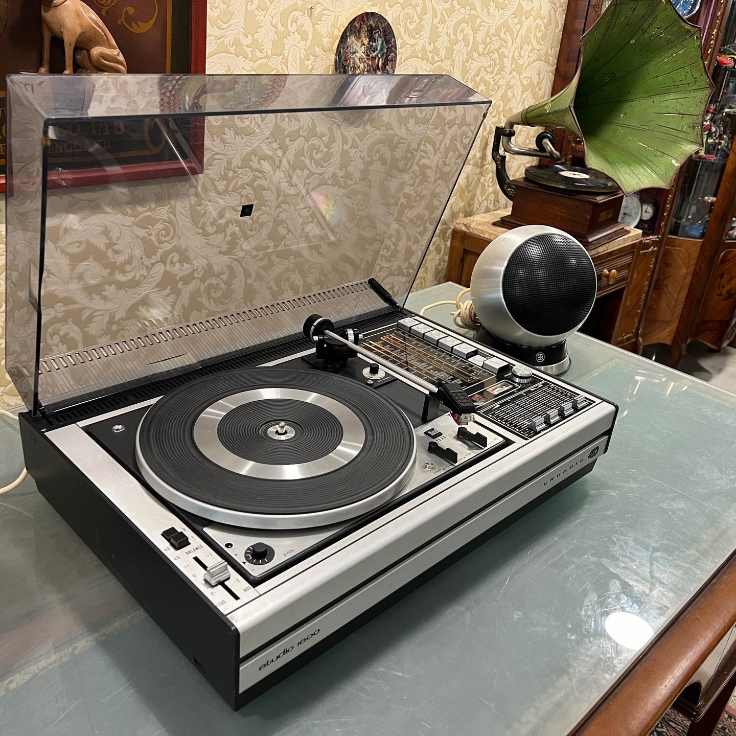 Grundig Studio 1600 FM Radio Turntable | Includes Minerva Sphere