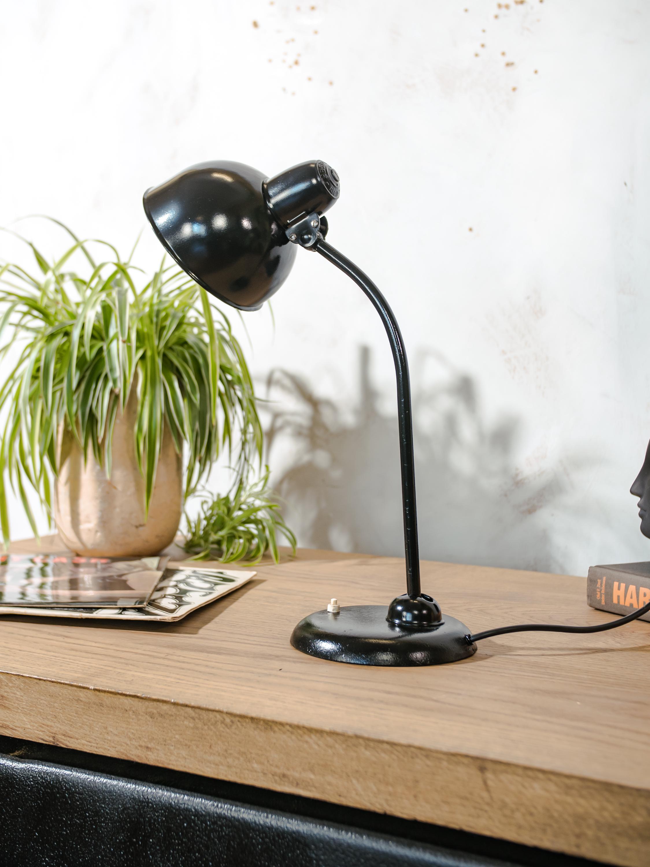 カイザー・イデル バウハウス デスクランプ | モデル 6556 by