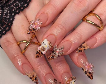 AuritaNailのヒョウ柄キティプレスオンネイル｜3Dハローキティ