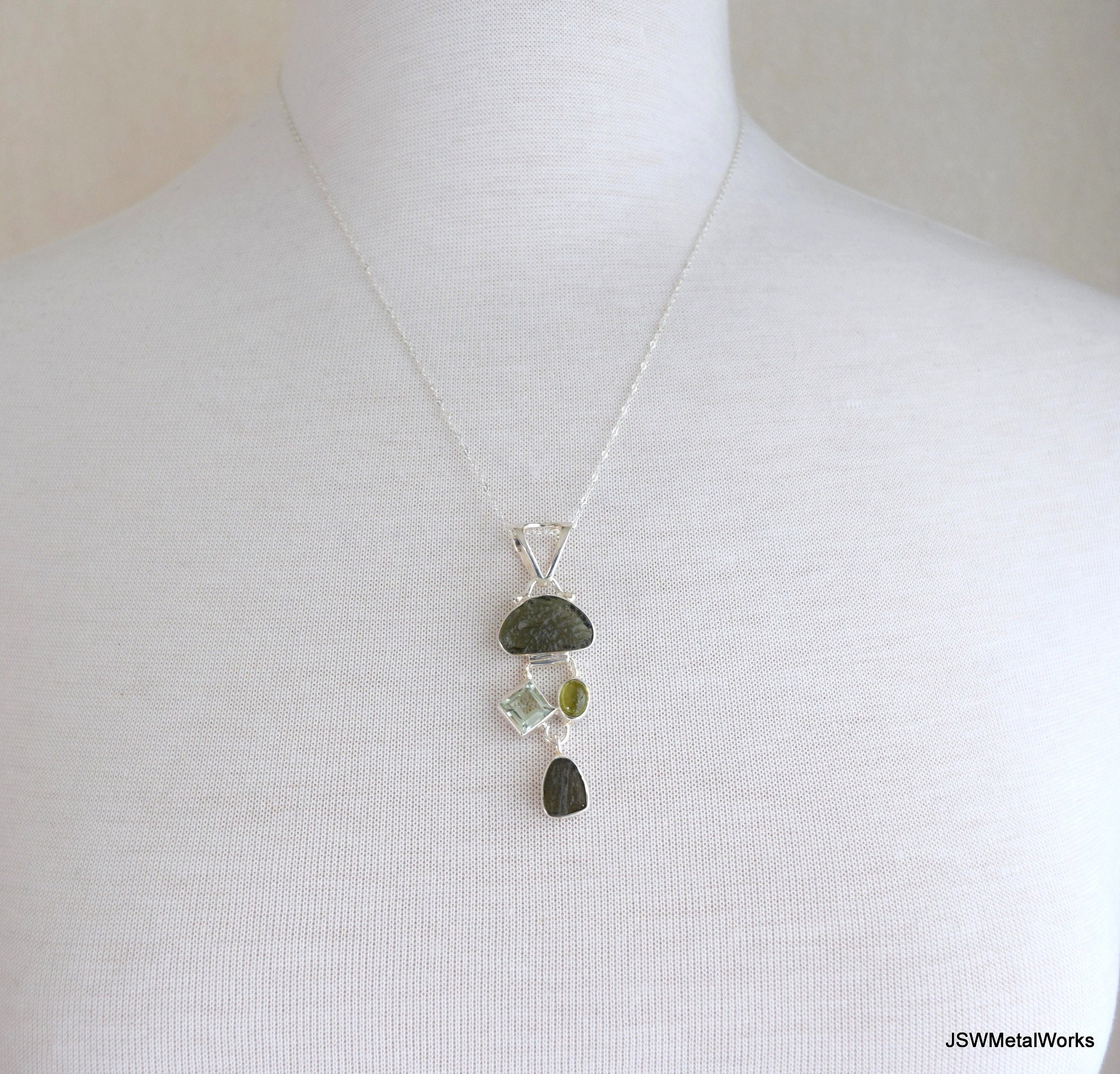 モルダバイト 12g 原石 Moldavite ⭐ モルダバイト 12g 原石 Moldavite