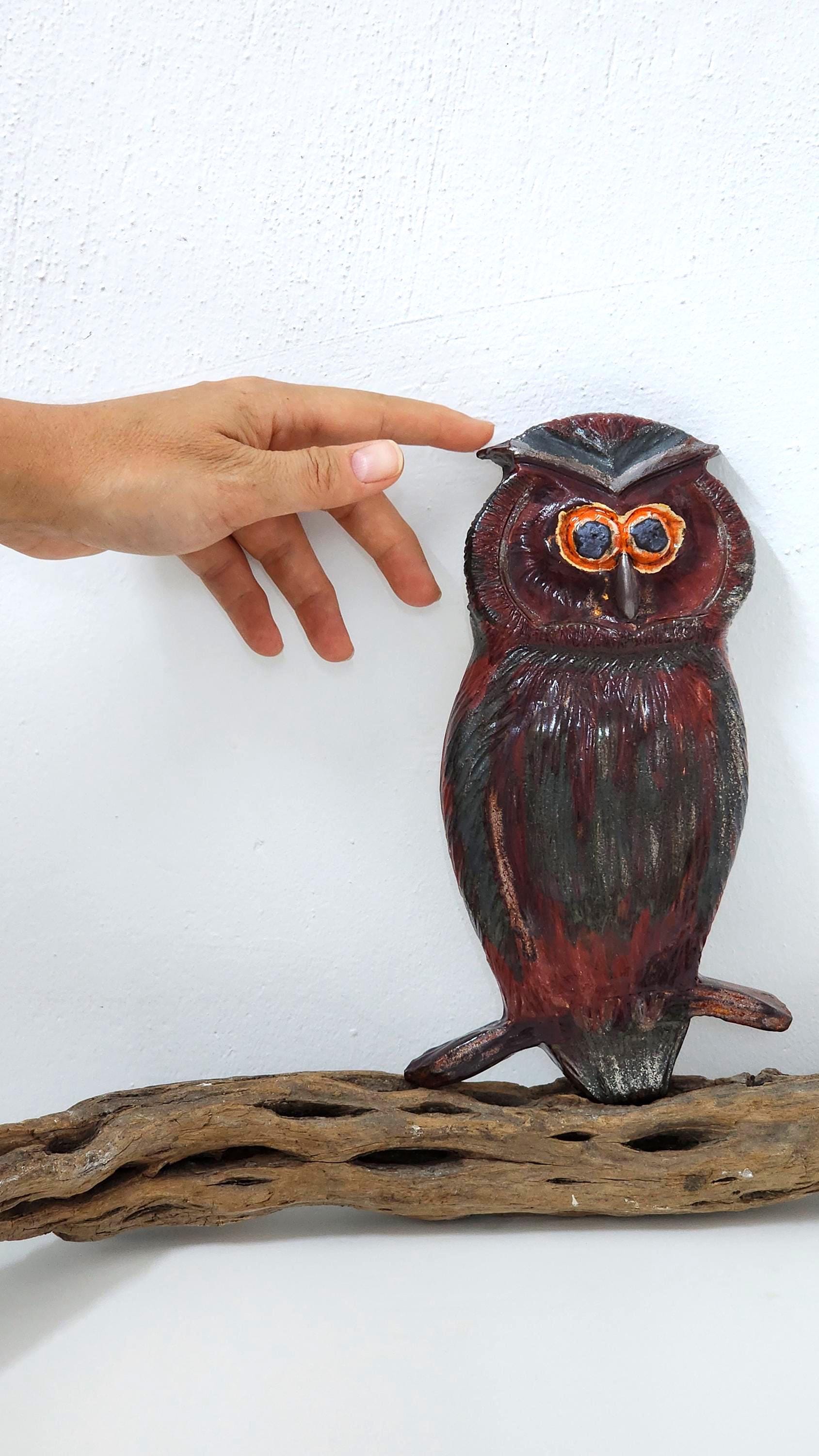 手作りの陶器製フクロウの彫刻：古代の知恵の装飾、秋の装飾ギフト