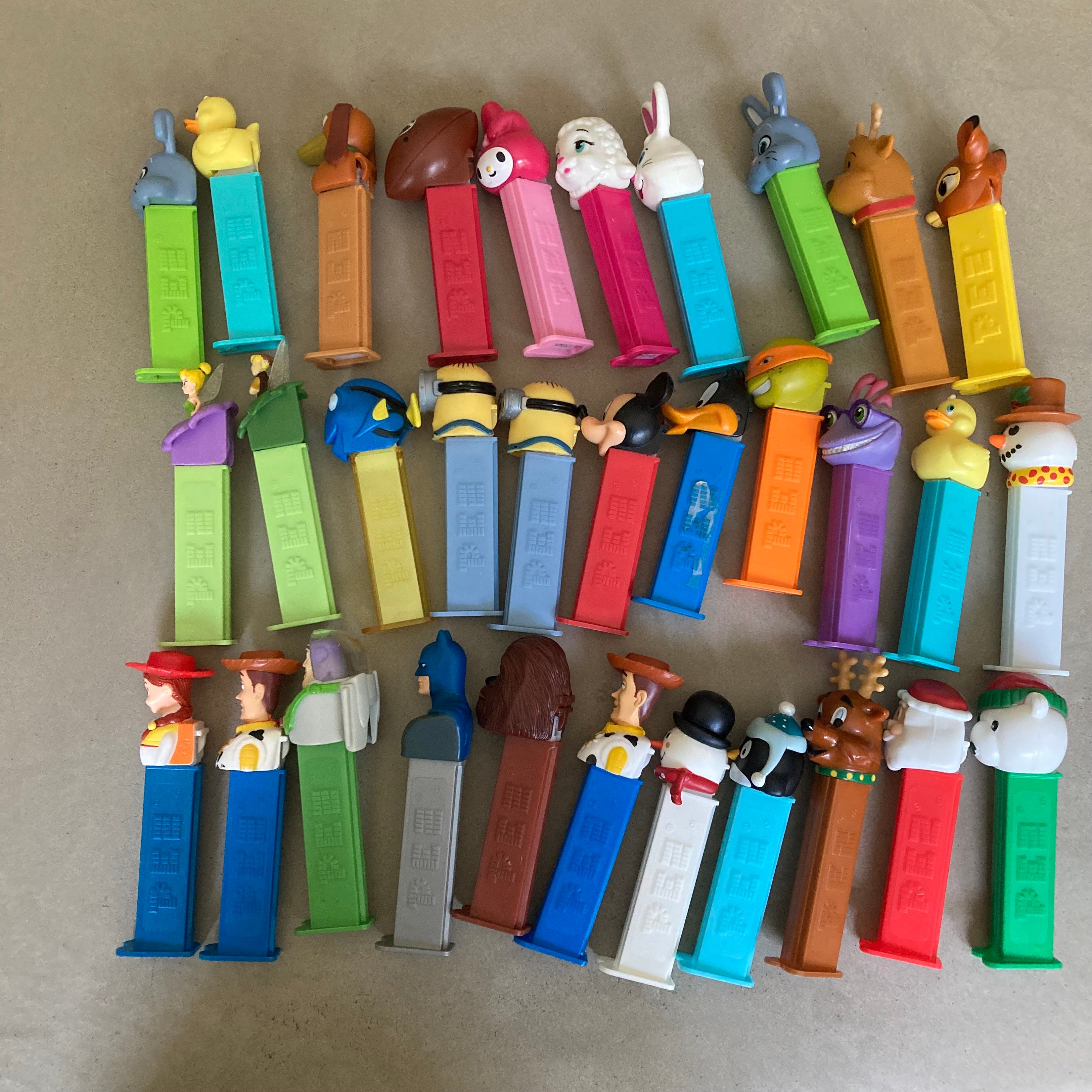 ヴィンテージ PEZ ディスペンサー：アソートキャラクターコレクション