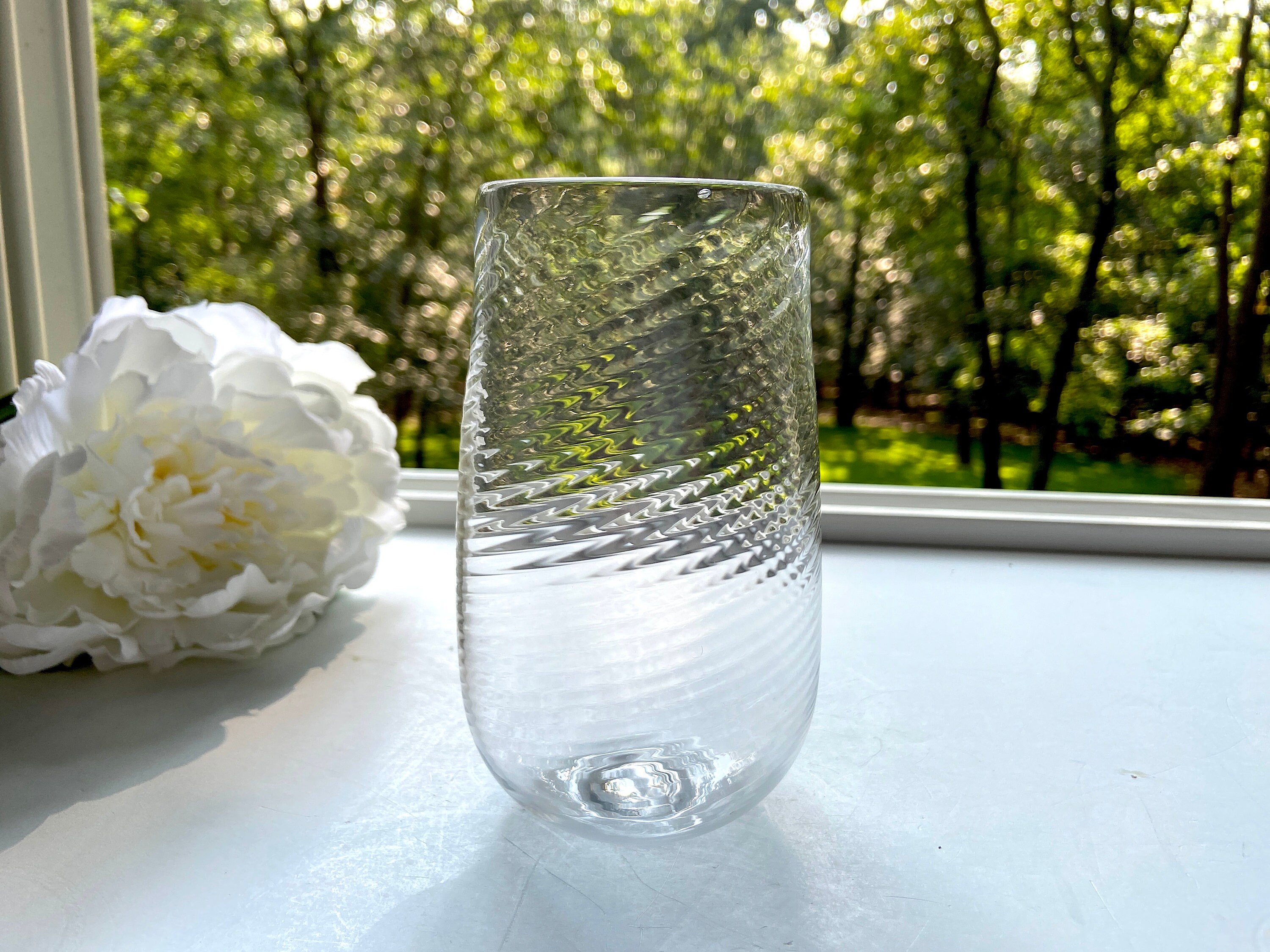 手吹きガラスの花瓶：ねじれた渦巻き模様 - Etsy 日本