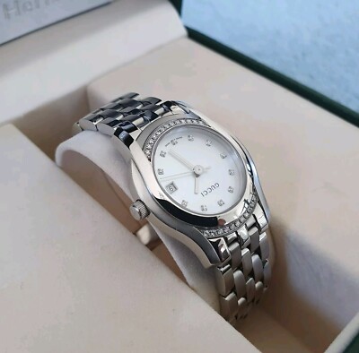 Gucci 5500L Women's Watch with Diamond Bezel and Hour Markers
