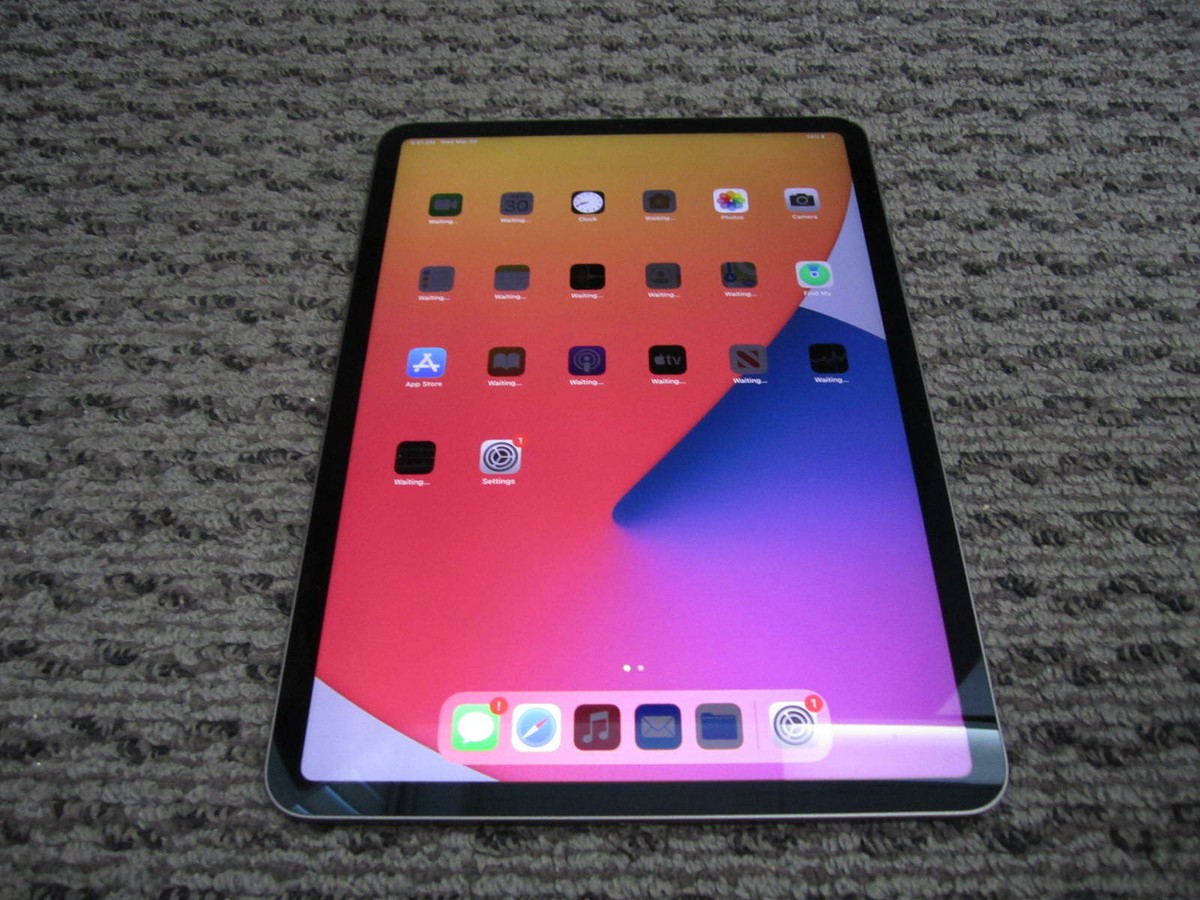 Apple iPad Pro 2nd gen 11 in - 128GB, 256GB 512GB 1TB- Gray