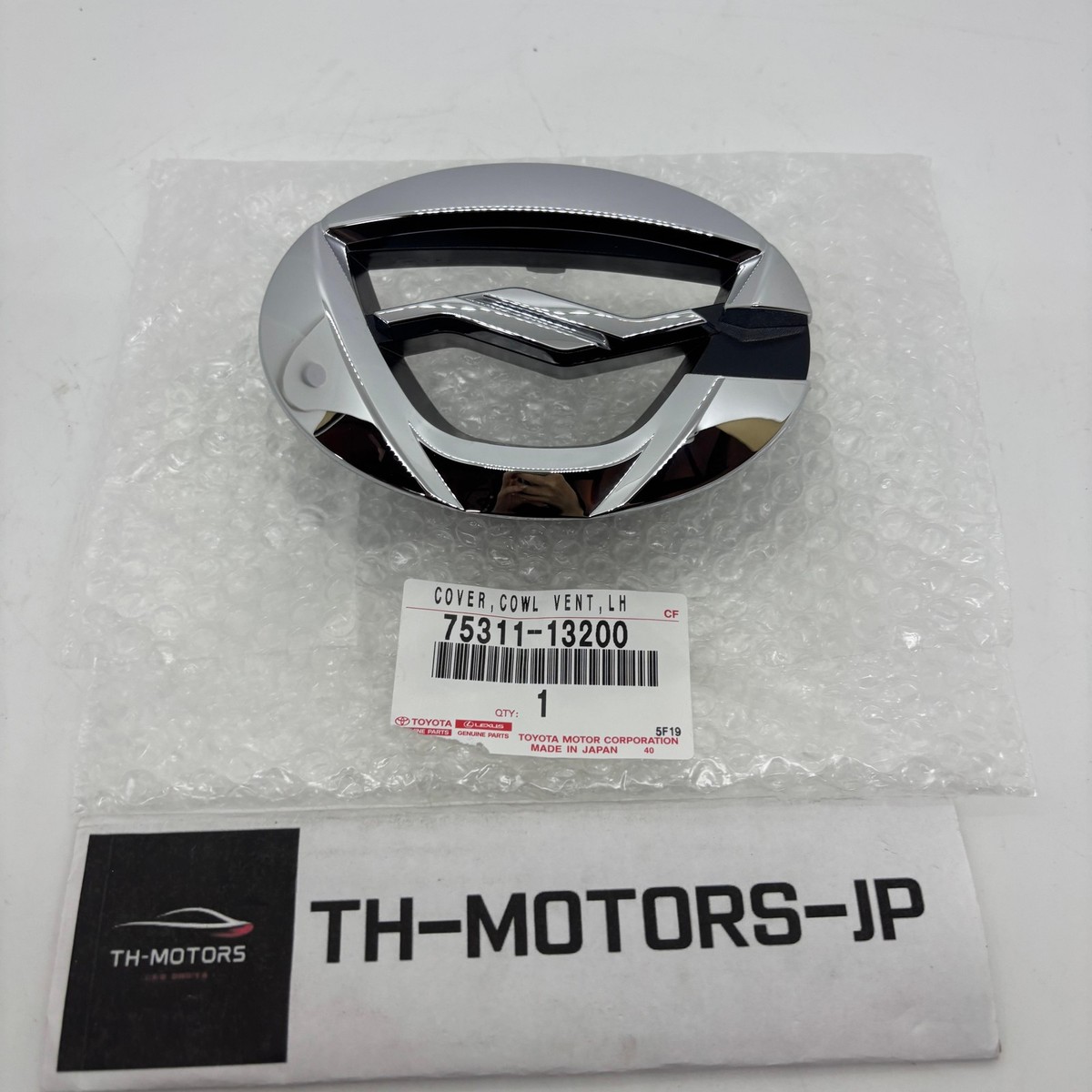 TOYOTA Genuine Corolla Axio Corolla Fielder Radiator Grille Emblem