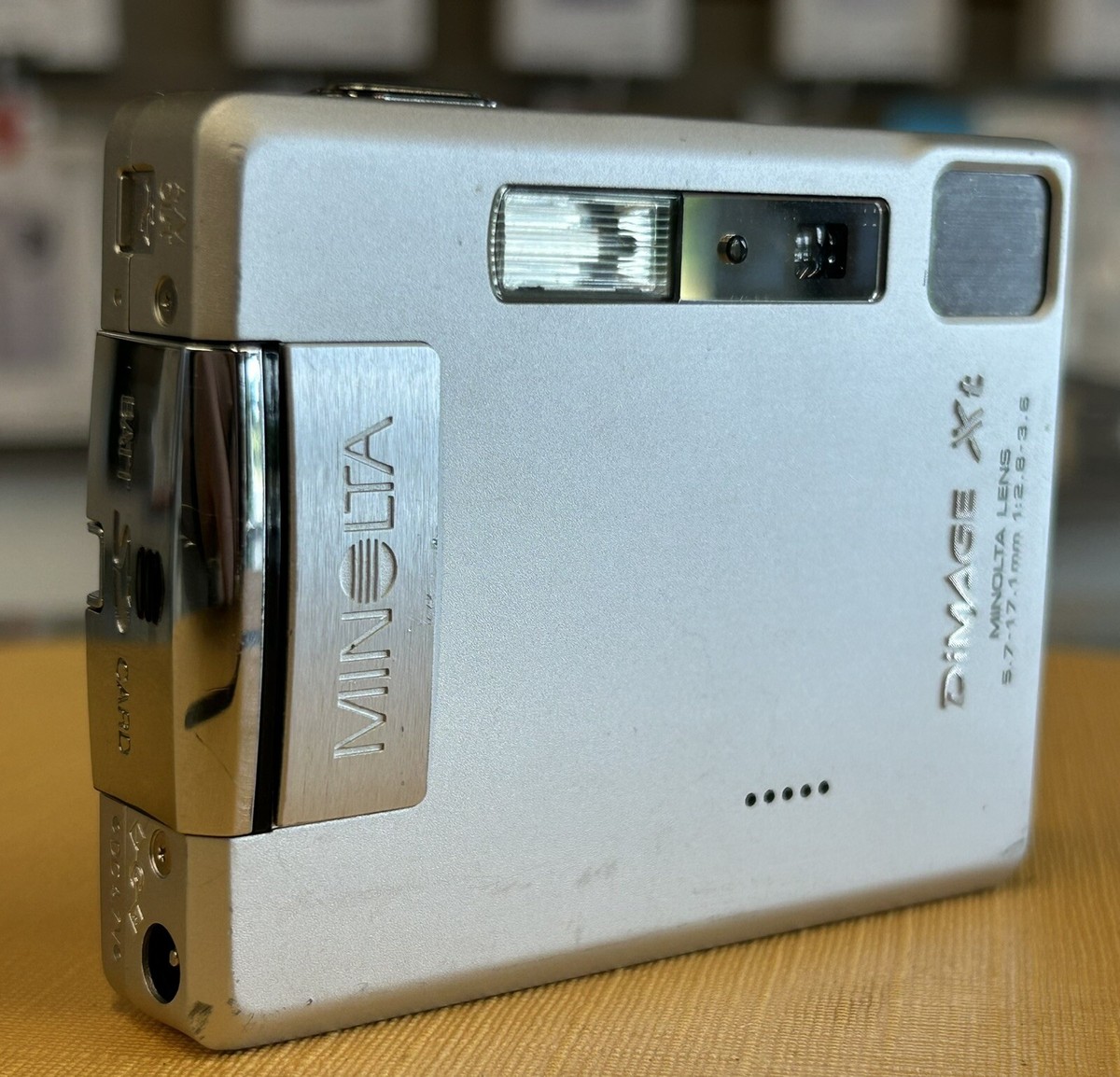 Konica Minolta DiMAGE XT 3.2MP Digital Camera W/ New Battery