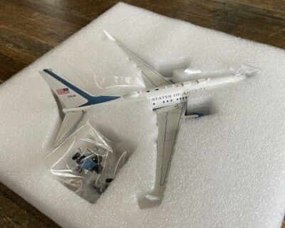 BRAND NEW GEMINI JETS 1:200 scale U.S. AIR FORCE BOEING C-40B