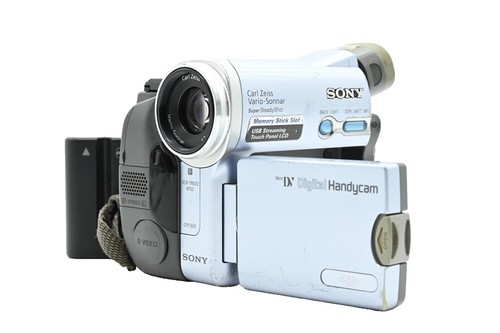 Sony Handycam DCR-TRV7 MiniDV Digital Camcorder with Accessories
