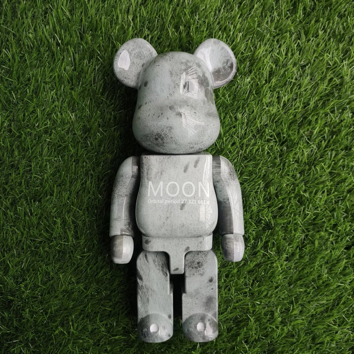 Bearbrick 400% 28cm Moon Astronomy Enthusiast Doll Joint Rotation