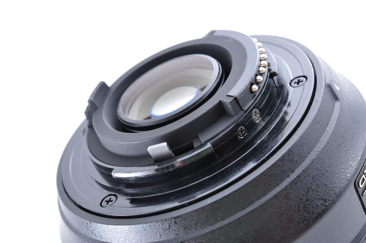 Nikon AF-S DX NIKKOR 18-105mm f/3.5-5.6G ED VR Lens [Near Mint