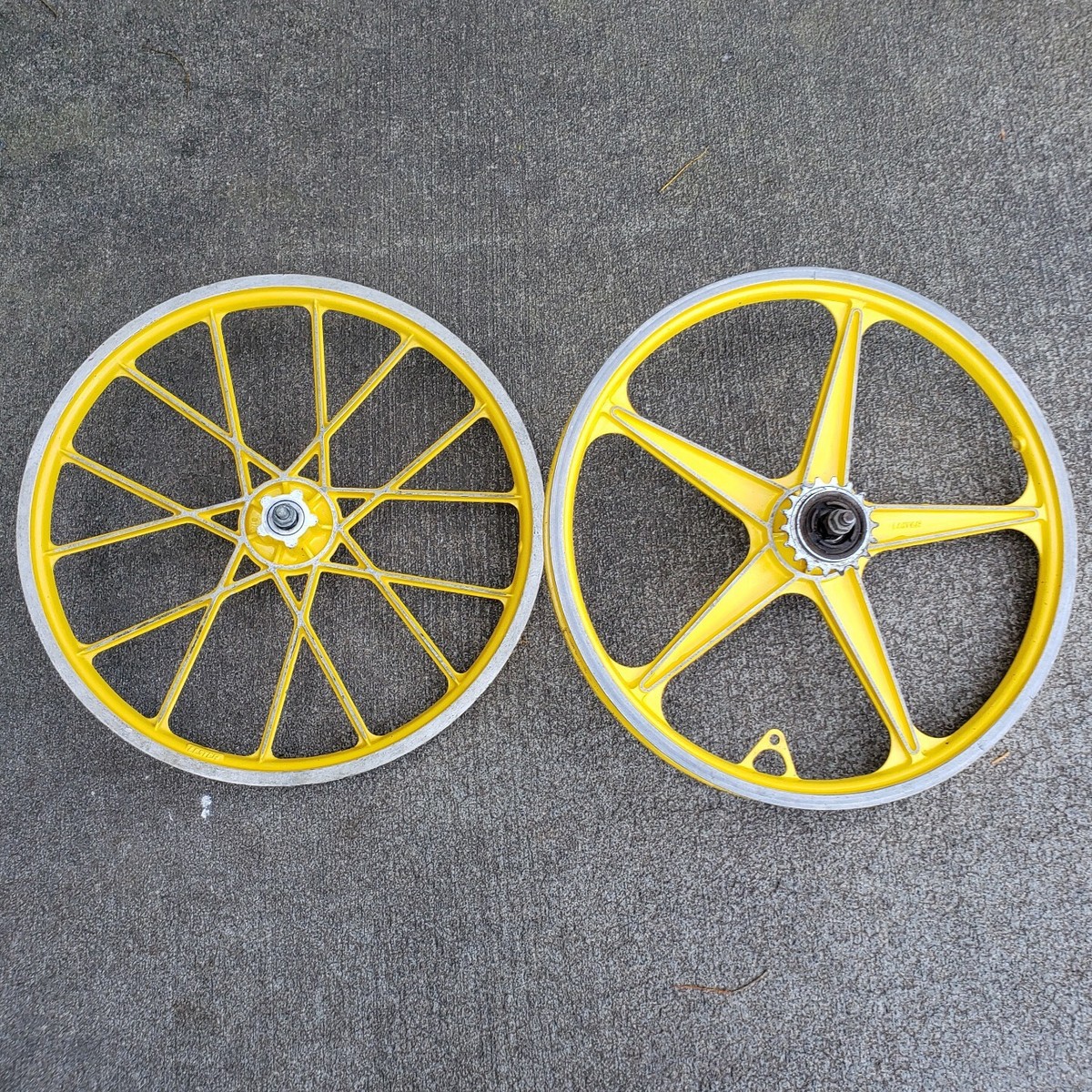Set of Vintage Lester Aluminum Yellow 17