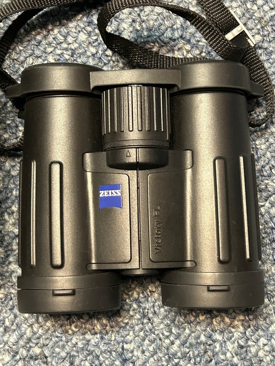 Zeiss Victory 8x32 T*FL Binoculars Black LotuTec Strap Caps