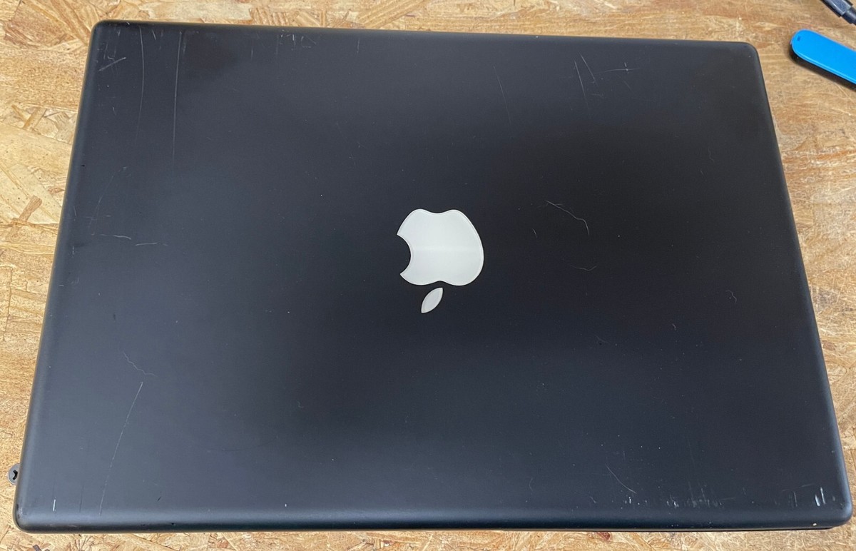 Apple MacBook BLACK 13-inch November 2007 2.2GHz Intel Core 2 Duo