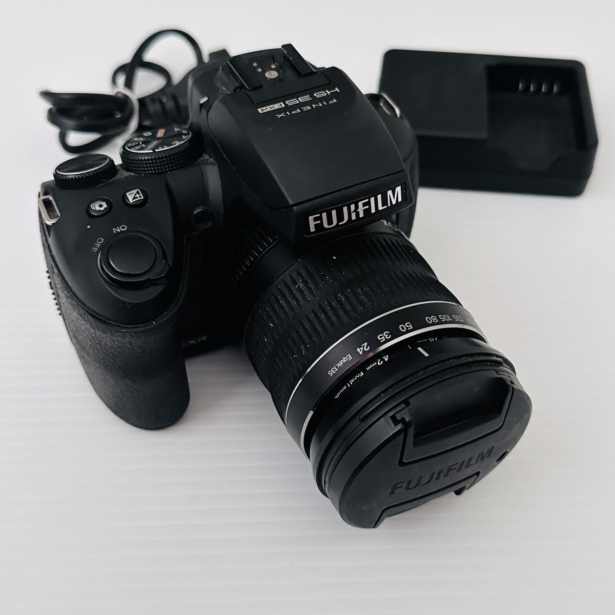 Fujifilm FinePix HS35 Exr Digital Camera - With Charger And