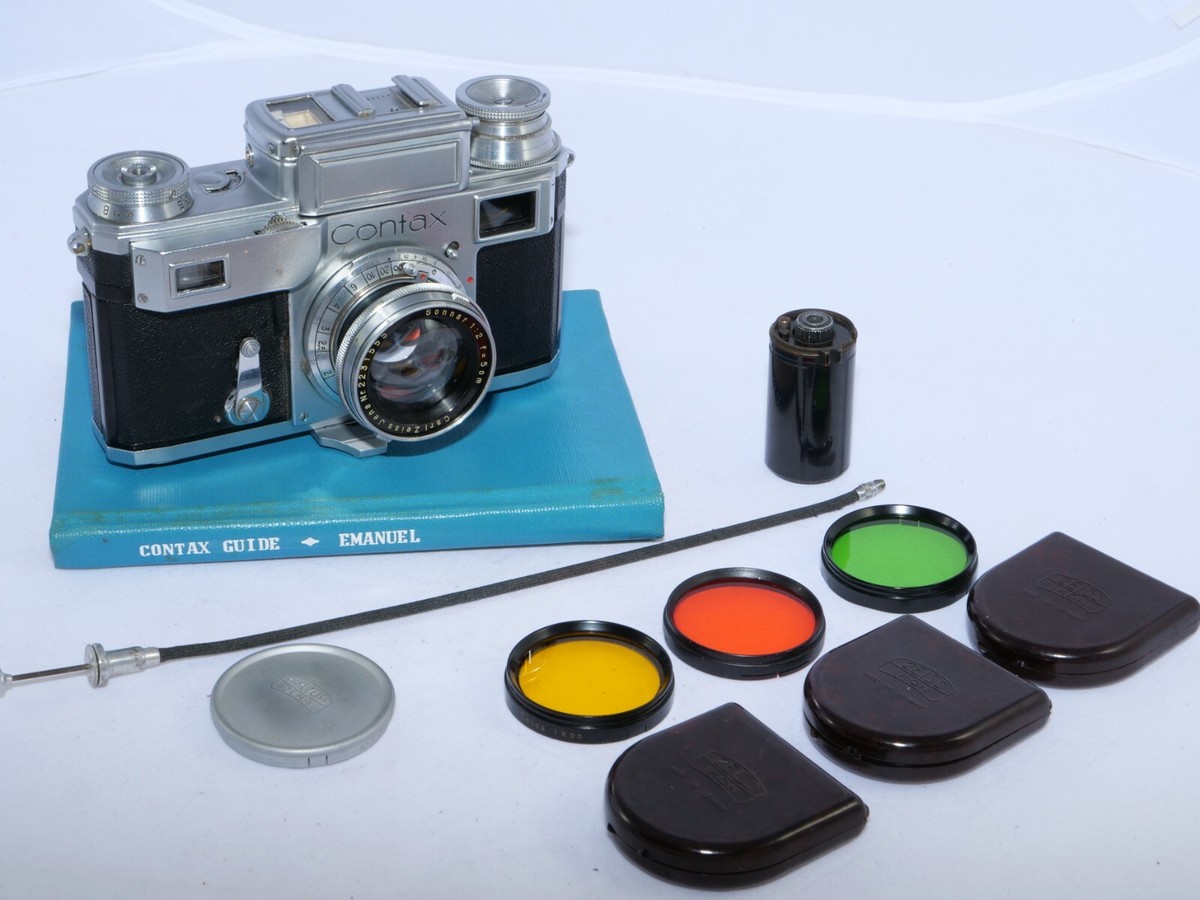Vintage Contax III 35mm Rangefinder camera. Zeiss Sonnar 5cm F/2
