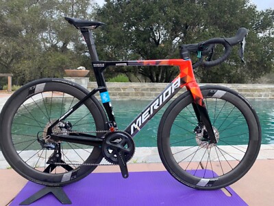 MERIDA REACTO LTD ED. TEAM BAHRAIN REPLICA M 2022/3 CARBON gravel