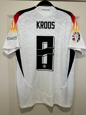 Toni Kroos #8 Mens MEDIUM Adidas Authentic Germany Home Euro