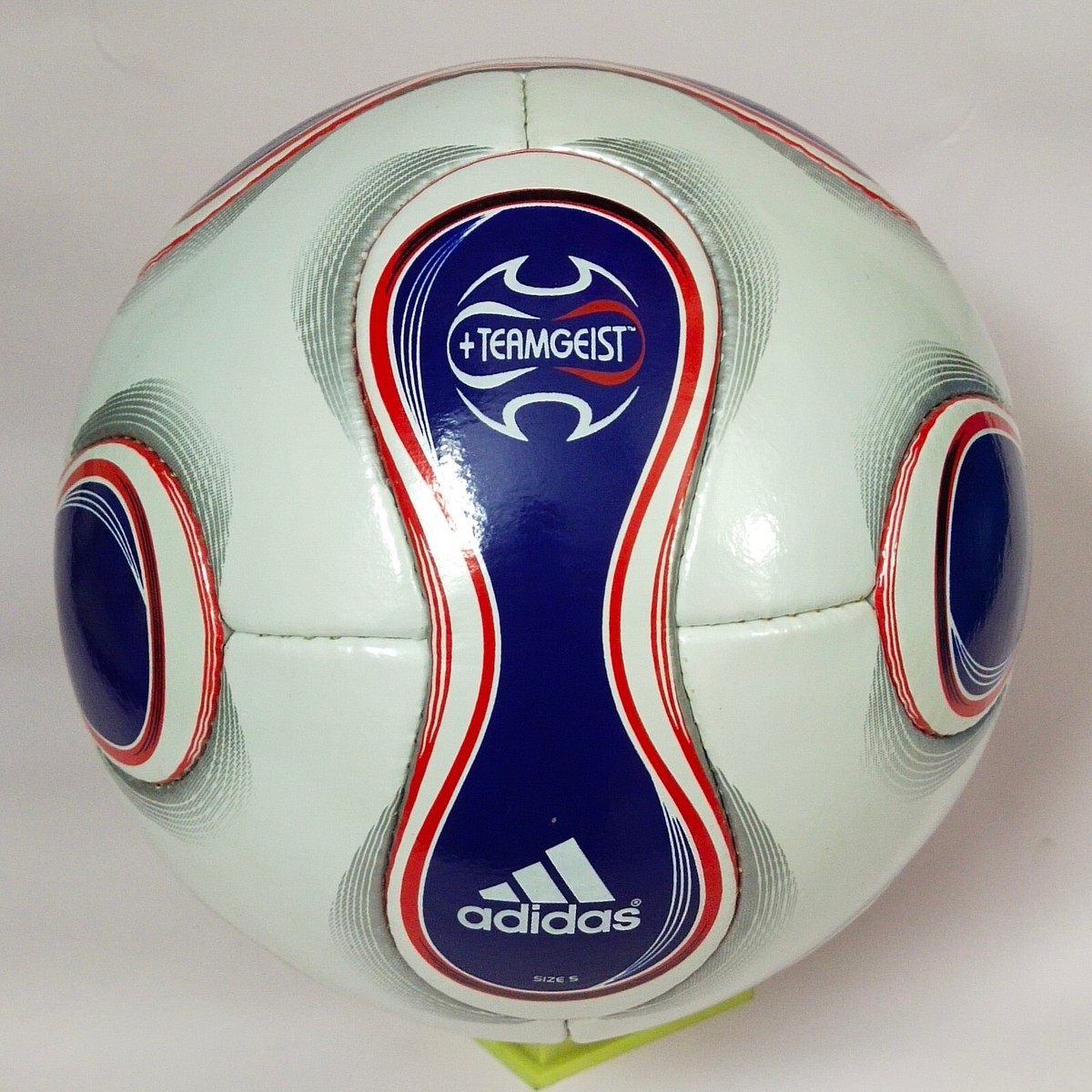 Official Adidas Teamgeist FIFA World Cup 2006 Germany 4 Piece Ball