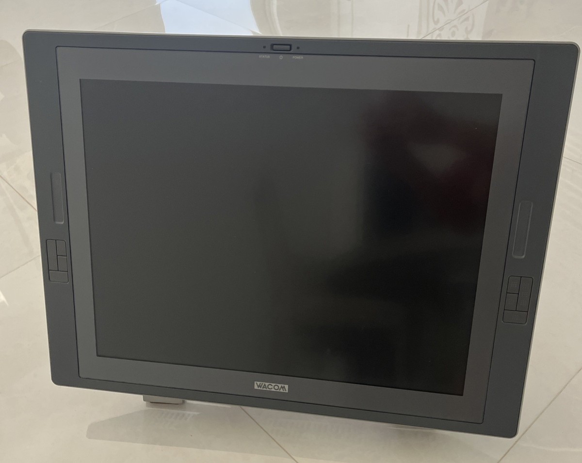 Wacom Cintiq 21UX DTK-2100 Graphics Monitor with Digital Pen for