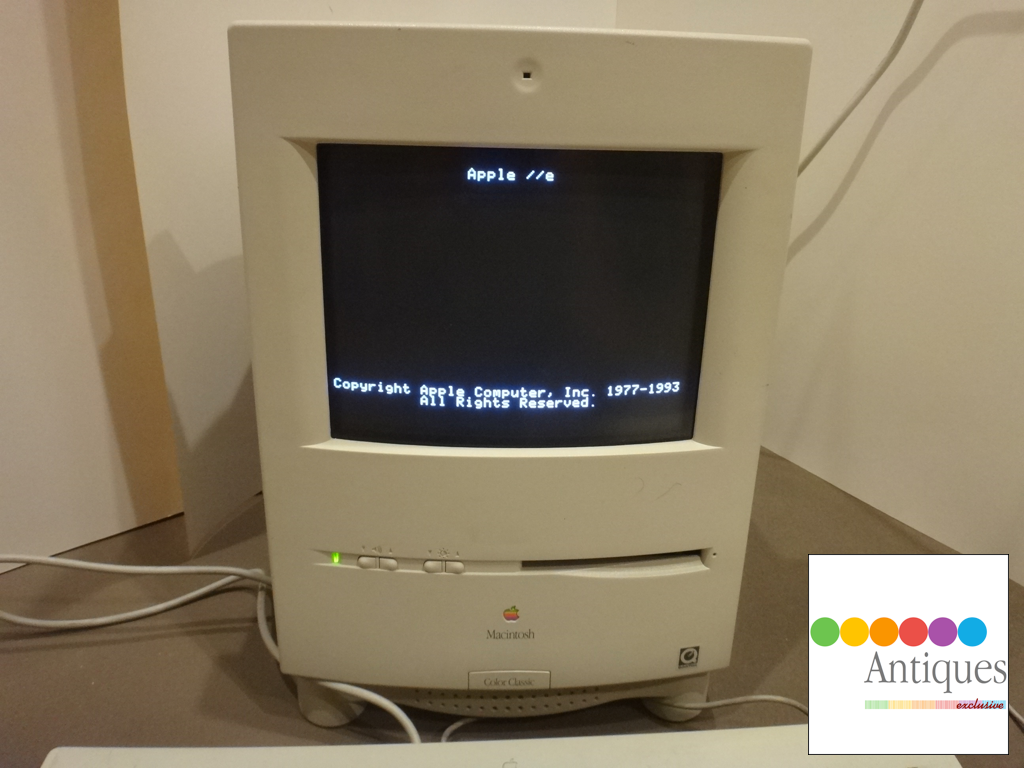 Vintage Rare Macintosh Color Classic II with Apple IIe 36MB RAM