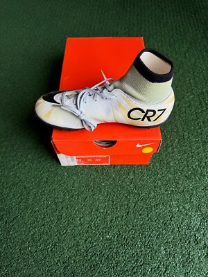 Nike Jr Mercurial Victory 6 CR7 TF Kids' Soccer Shoe - White/Gold