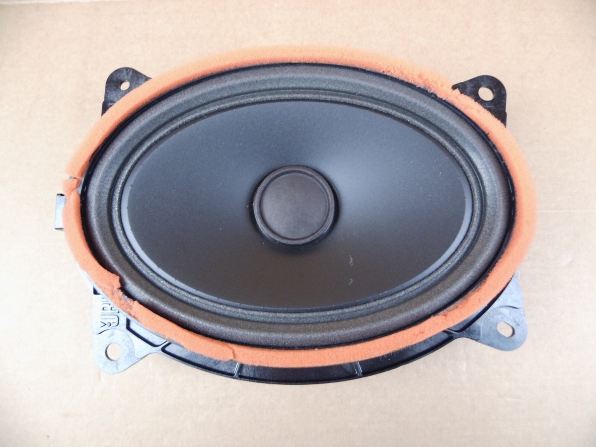 Toyota Land Cruiser J150 front door speaker JBL 8615060240 86150