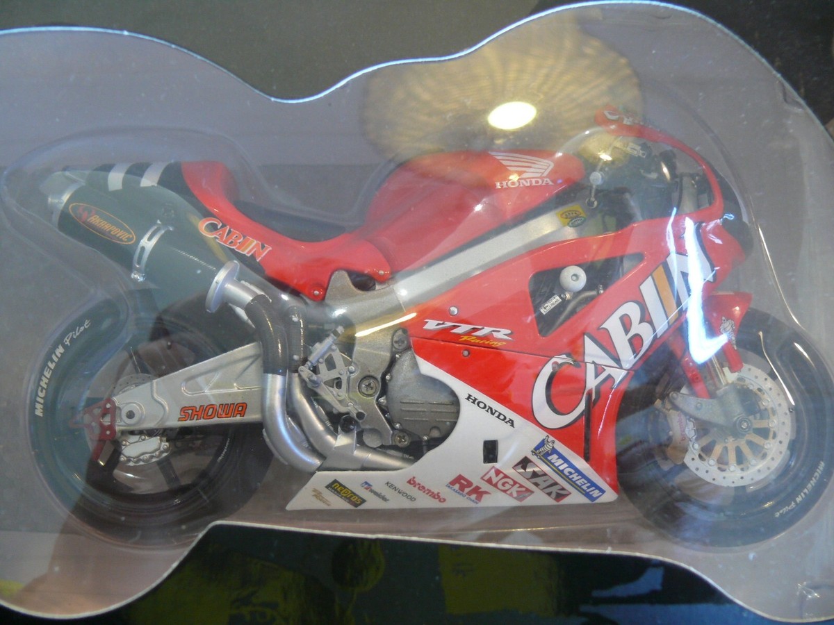 1/12 Minichamps Valentino Rossi Collection - 2001 Suzuka 8 Hour