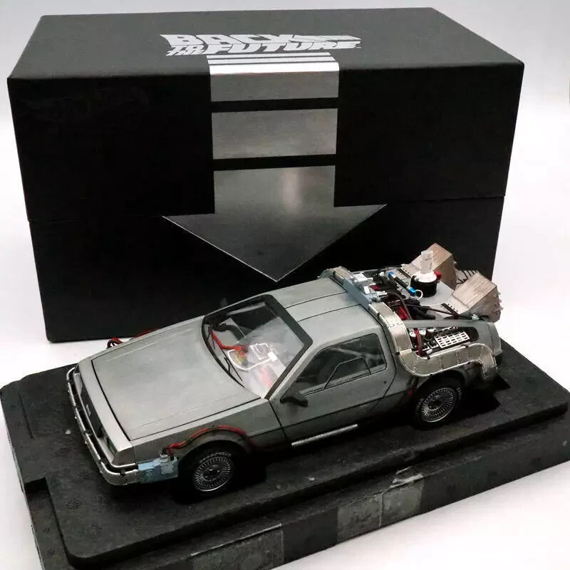 HotWheels 1:18 Super Elite Back To The Future Time Machine