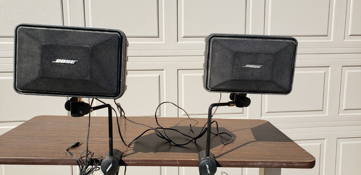 Bose Roommate Stereo Powered Speakers Black Set of 2 Aux. With