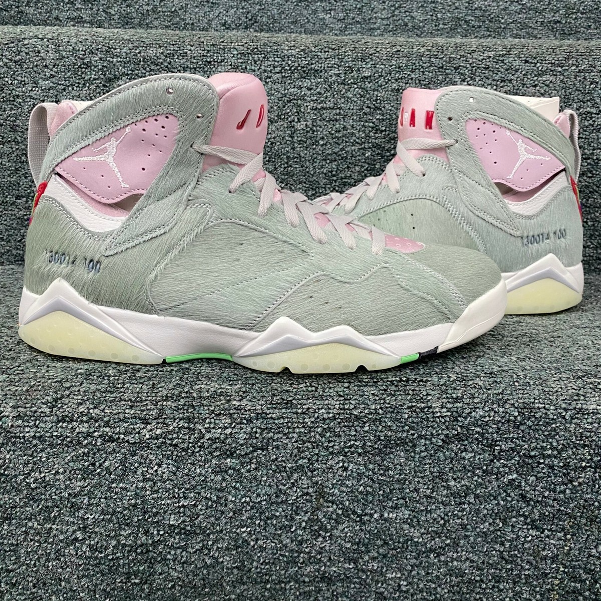 Nike Air Jordan 7 Retro SE Hare 2.0 Bugs Grey White Pink CT8528
