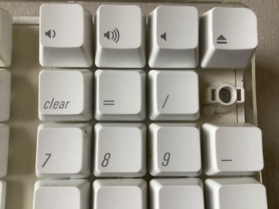 Vintage OEM Genuine Apple A1016 Wireless Bluetooth Keyboard TESTED