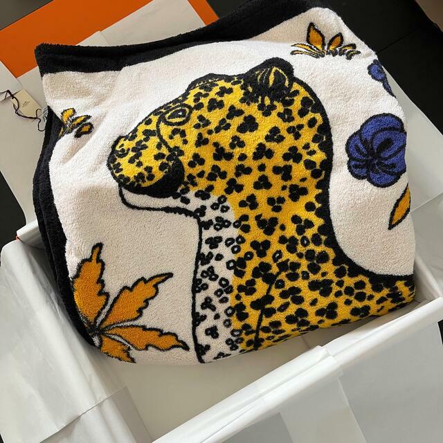 HERMES Paris Beach Towel Leopards Print Bath Towel Blanket Black
