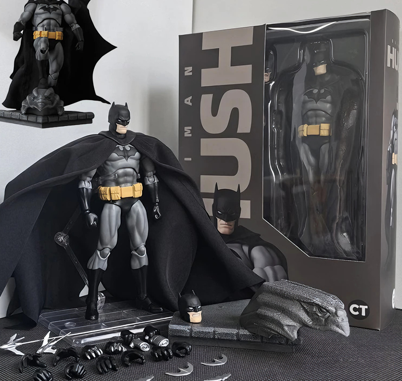 CT Toys MAFEX No.126 Hush Batman Black Ver. Action Figure Stand