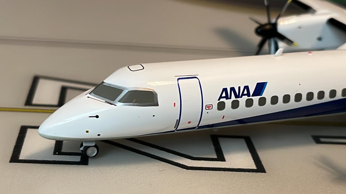 ANA Trading All Nippon Bombardier DHC-8-Q400 Current Color Diecast
